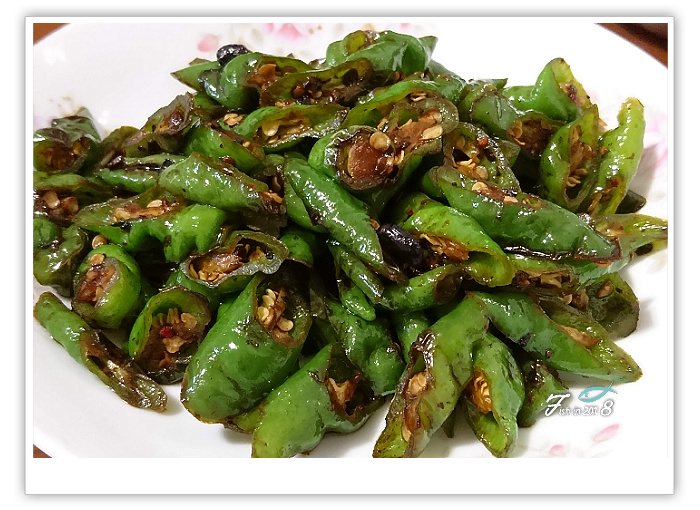 [蔬食]菜很貴就來吃辣椒吧！營養又下飯的豆豉炒青龍辣椒